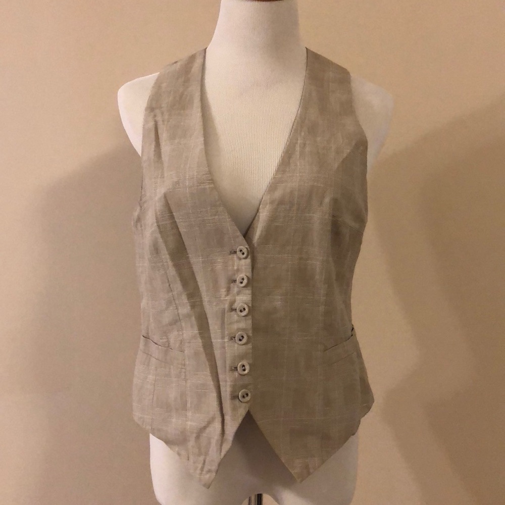 H&M light beige vest